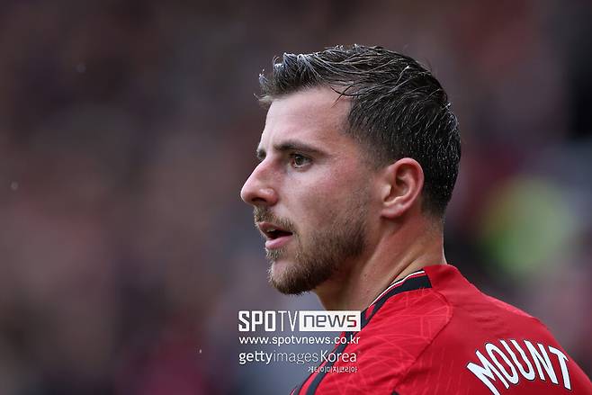 ▲ 30일(한국시간) 영국 유력지 '가디언'에 따르면, 마운트가 맨체스터 유나이티드 매각 대상자에 이름을 올렸다