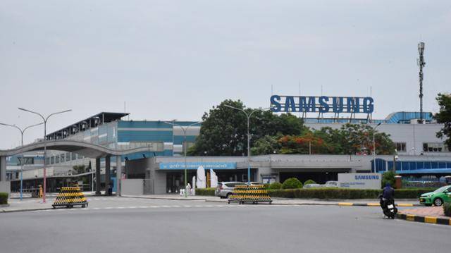 지난 6월 베트남 박닌성에 위치한 삼성전자 휴대폰 공장 모습. 박닌=허경주 특파원