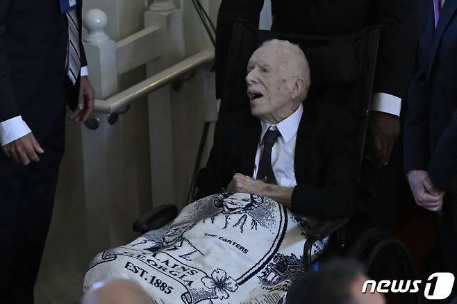 지미 카턴 전 미국 대통령이 28일(현지시각) 조지아주 애틀랜타에서 열린 부인 로절린 여사의 장례식에 참석을 하고 있다. 2023.11.29 ⓒ AFP=뉴스1 ⓒ News1 우동명 기자