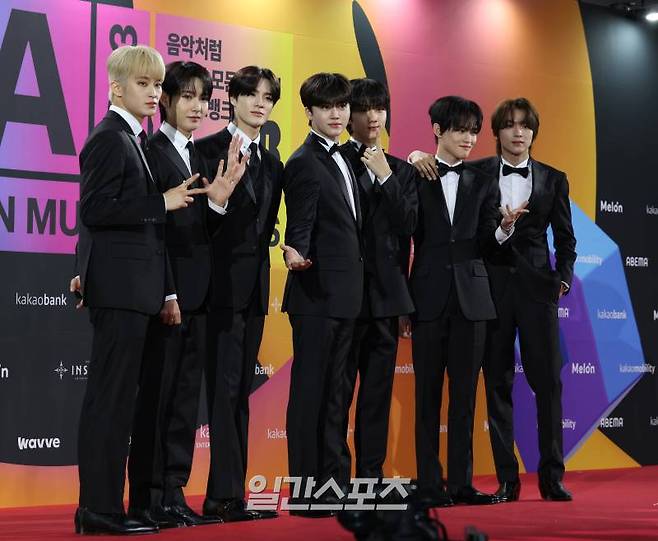 NCT 드림 마크, 런쥔, 제노, 재민, 지성, 천러, 해찬이 가 2일 오후 인천 중구 인스파이어 아레나에서 열린 '2023 멜론 뮤직 어워드(MMA)'에서 포즈를 취하고 있다. '멜론 뮤직 어워드'는 No.1 뮤직플랫폼 멜론(Melon)의 객관적 데이터와 영향력을 통해 아티스트의 음악적 성과를 글로벌 팬들과 다 함께 축하하는 대표 음악 시상식 겸 페스티벌이다. 서병수 기자 qudtn@edaily.co.kr /2023.12.02/
