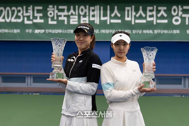 여자복식 챔피언인 최지희(왼쪽)-최서인. 제공|프리랜서 김도원