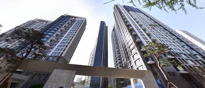 서울 서초구 잠원동 ‘신반포르엘’ 단지 모습. [네이버지도 거리뷰 갈무리]