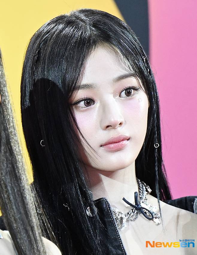 민지, ‘강아지상’ 미모의 대표