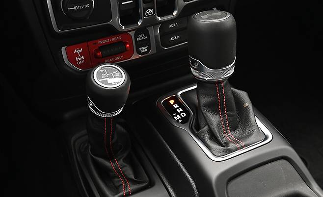 지프 랭글러 루비콘 파워탑. 김학수 기자