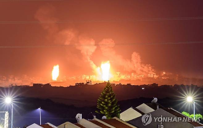 2일 이스라엘군의 야간 공습 [AFP 연합뉴스 자료사진 재판매 및 DB 금지]