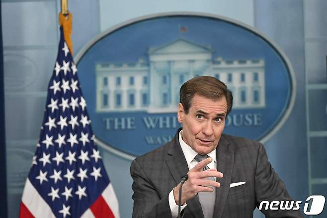 존 커비 백악관 NSC 전략소통조정관이 30일(현지시간) 워싱턴 백악관 브래디 룸에서 브리핑을 갖고 "키신저와 같은 견해를 갖고 있든지 아니든지 간에 그의 별세는 큰 손실＂이라고 밝히고 있다. 2023.11.1 ⓒ AFP=뉴스1 ⓒ News1 우동명 기자