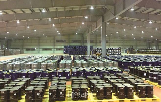 군산비축기지 내부 보관 전경.ⓒ한국광해광업공단
