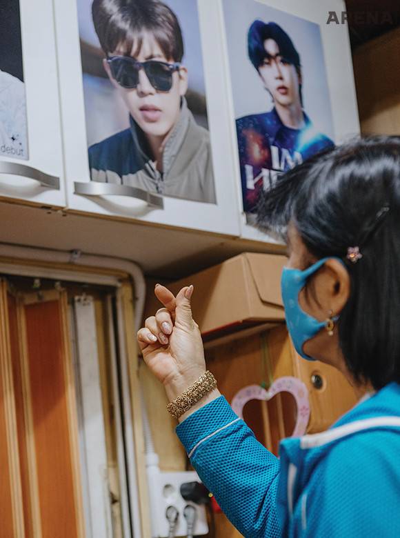 이정숙은 임영웅에게 보내는 마음을 숨기려 하지 않았다. 애정에도 여러 종류가 있을 텐데, 이정숙이 임영웅에게 보내는 애정은 재능에 대한 경외와 노력하는 인간에 대한 기특함 같았다.