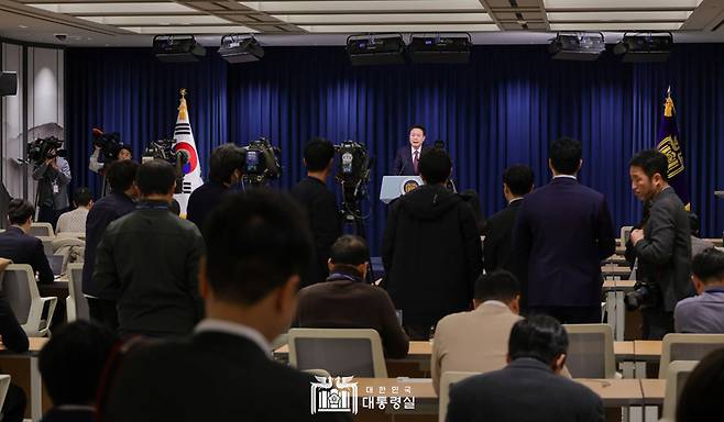 ▲ 윤석열 대통령이 11월29일 서울 용산 대통령실 청사에서 2030 엑스포 부산 유치 불발과 관련해 대국민 담화를 하고 있다. 사진=대통령실 홈페이지