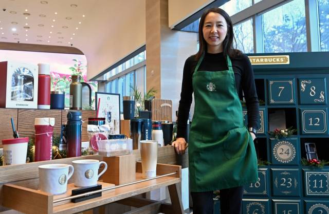 최현정 SCK컴퍼니 식음개발담당이 5일 서울 중구 스타벅스코리아 본사에서 서울경제신문과 인터뷰를 하고 있다. 성형주 기자