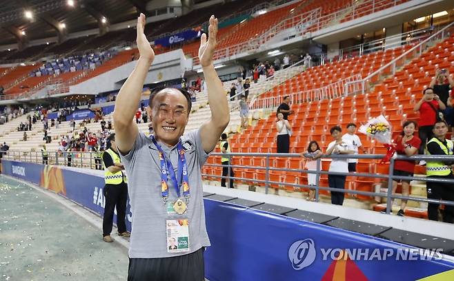 2020년 AFC U-23 챔피언십 우승을 기뻐하는 김학범 감독 [연합뉴스 자료사진]