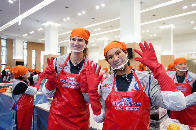 한국도로공사 부키리치(좌)-타나차, 도로공사 제공