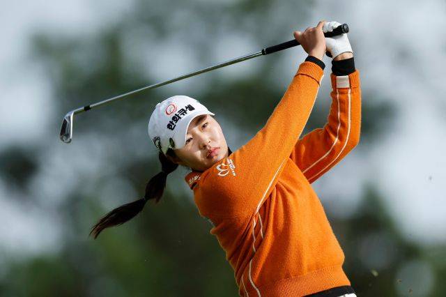 6일 미국 앨라배마주 모빌의 매그놀리아 그로브 골프코스에서 열린 LPGA투어 Q 시리즈 5라운드에서 공동 5위에 자리한 성유진이 2번 홀에서 티샷을 날리고 있다. AFP연합뉴스