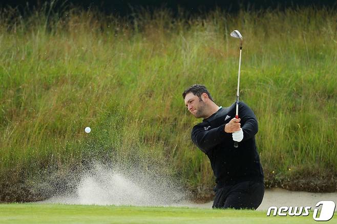 리브 골프로 이적한 욘 람. ⓒ AFP=뉴스1
