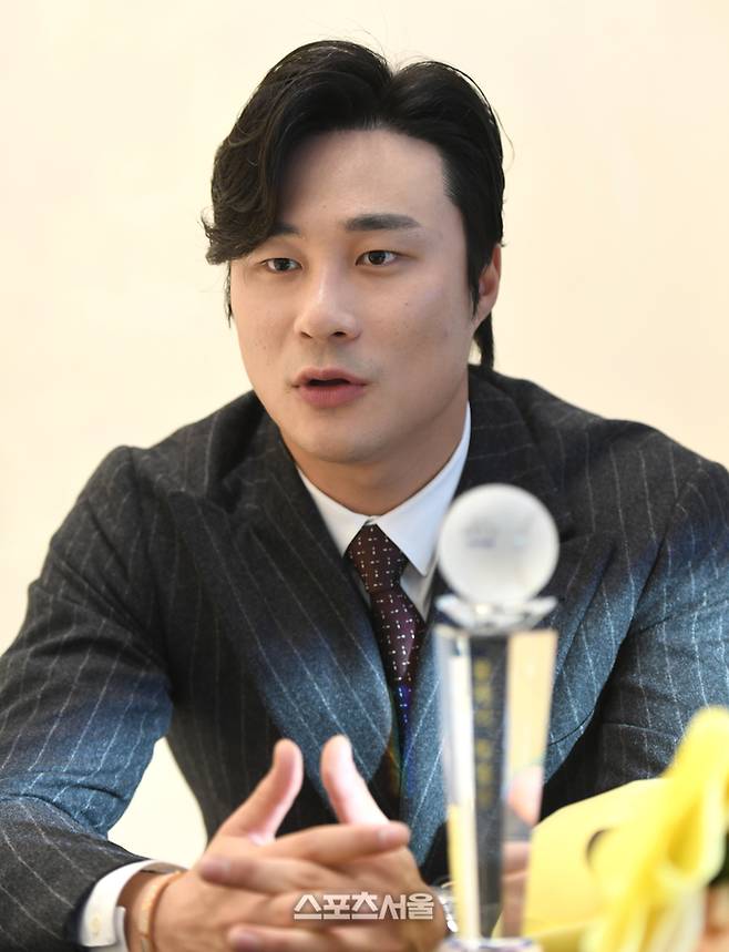 메이저리그 샌디에이고 파드리스 김하성이 30일 서울 강남구 엘리에나호텔에서 개최된 ‘2023 올해의 상’ 시상식장에서 스포츠서울과 인터뷰를 하고 있다.  2023. 11. 30. 최승섭기자 thunder@sportsseoul.com