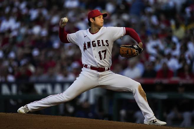 오타니 쇼헤이는 내년 시즌에도 17번을 달고 뛸 수 있을 전망이다. AP연합뉴스