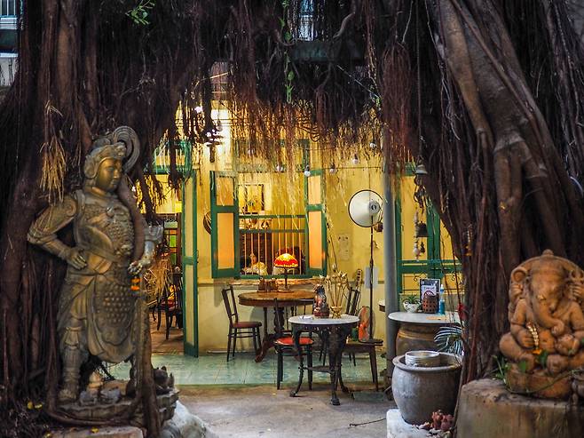 방콕 차이나타운 '하모니크' 식당./김성윤 기자