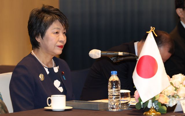 지난달 26일 부산에서 열린 한일 외교부 장관 양자회담에 참여한 가미카와 요코 일본 외무상의 모습. 연합뉴스