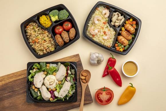 도시락을 싸는 직장인들은 건강을 위해 단백질, 탄수화물과 필수지방 함유량을 신경써야 한다. 사진은 기사와 직접적인 관련 없음. /사진=이미지투데이