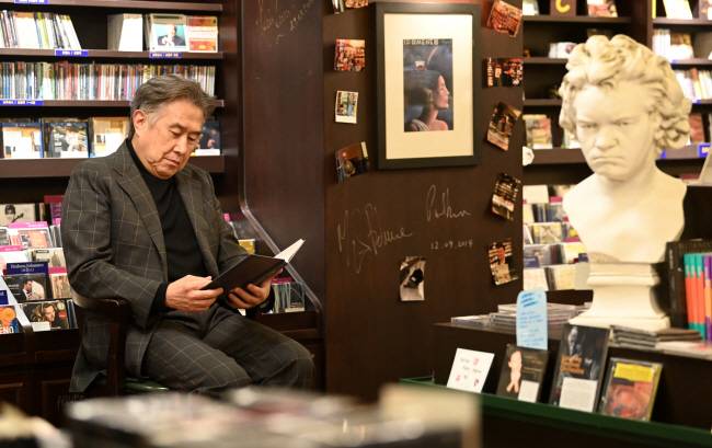 박종호 풍월당 대표는 지난달 20일 인터뷰에서 “음악은 보관되는 게 아니라 사람들이 불러줘야 하는 것”이라며 “클래식이 사회와 분리돼선 안 된다”고 강조했다.   곽성호 기자