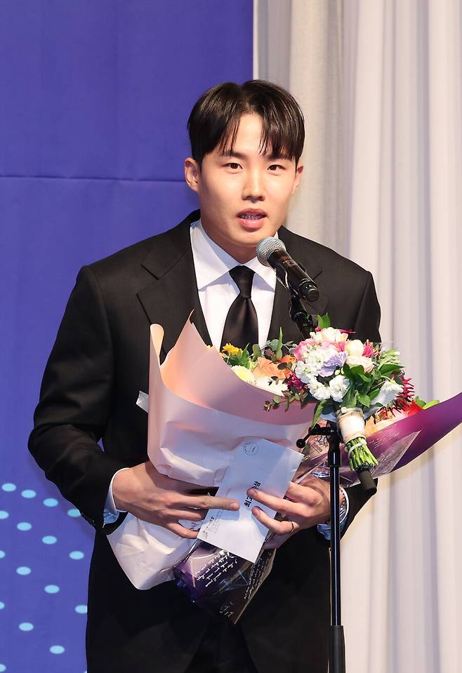 ▲ 최고투수상을 수상한 FA 임찬규 ⓒ연합뉴스