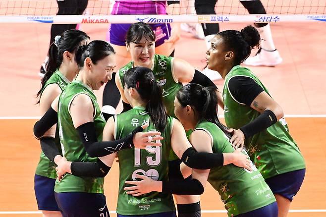 득점 후 기뻐하는 GS칼텍스, KOVO