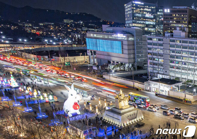 광화문광장에서 진행된 2022 서울빛초롱축제 전경(서울관광재단 제공)