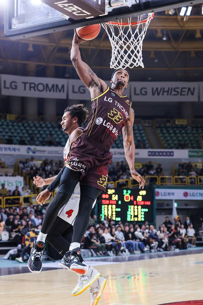 창원 LG 단테 커닝햄.  KBL