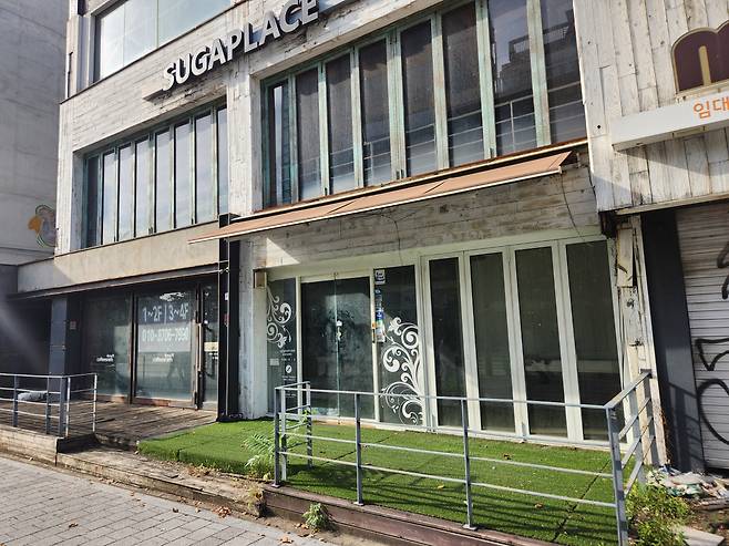 서울 서대문구 연희동의 한 상점가가 비어 있다. 김광우 기자.