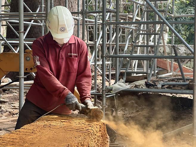 캄보디아 앙코르 유적 보수정비 사업 현장. [한국문화재재단 제공]