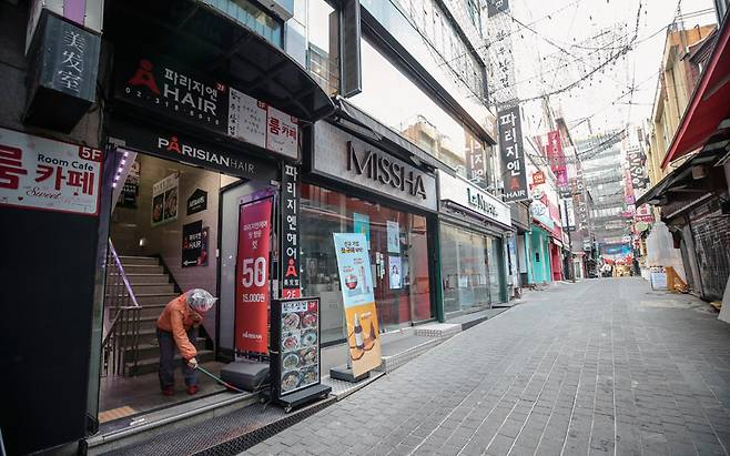 자영업 다중채무자들의 대출 부실 가능성이 대두되고 있다.[사진=뉴시스]