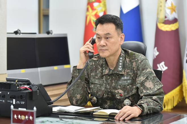 [서울=뉴시스] 김명수 합참의장이 12일 미 합참의장 찰스 브라운 공군대장과 취임 후 첫 공조통화를 실시했다. (사진=합동참모본부 제공) 2023.12.12. photo@newsis.com *재판매 및 DB 금지