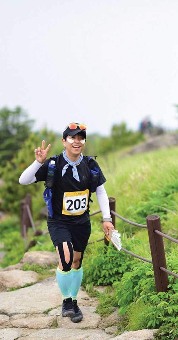 2022년 '고윈클럽'에서 주최한 지리산종주대회에 출전한 문씨.