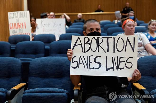 텍사스에서 낙태권 허용 촉구하는 여성들 [로이터 연합뉴스 자료사진. 재판매 및 DB 금지]