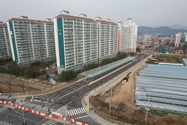 나노교 연결 도시계획도로 삼문동 구간 전경. 밀양시 제공