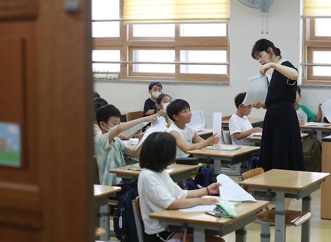 수업 중인 한 초등학교 교실 모습. /뉴스1