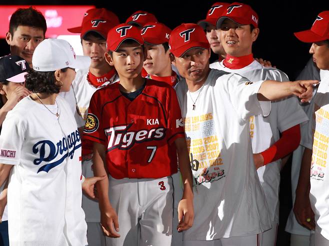 2012년 이종범 은퇴식에 참가한 이정후. IS 포토