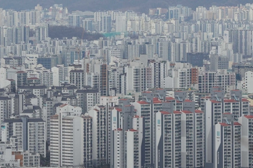 서울 남산에서 본 아파트. /연합뉴스