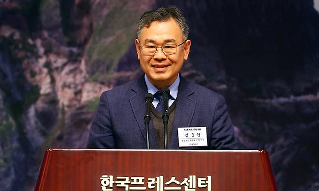 세계일보와 경상북도 공동 주최로 15일 서울 프레스센터에서 열린 ‘제4회 독도 국제 포럼’에서 김중권 경상북도 환동해지역본부장이 인사말을 하고 있다. 남제현 선임기자