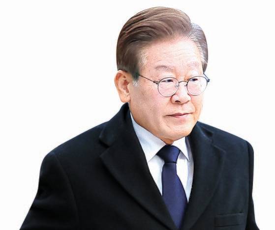 이재명 더불어민주당 대표가 지난 8일 오전 서울중앙지법에서 열린 공직선거법 위반 관련 1심 속행공판에 출석하고 있다. 연합뉴스