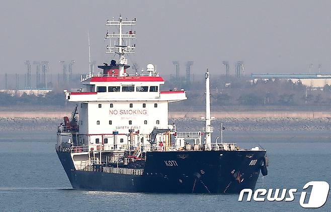 북한과 연계된 것으로 의심 받는 파나마 선적 5100t급 유류 운반선 '코티(KOTI)'호.(사진은 기사 내용과 무관함) / 뉴스1 ⓒ News1 2018.1.1/뉴스1 ⓒ News1 오장환 기자