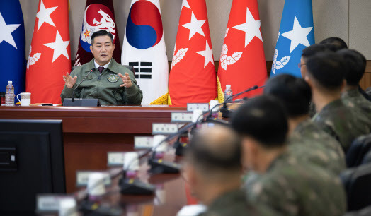 신원식 국방부 장관이 14일 국군방첩사령부를 방문해 주요 직위자들에게 군사기밀 보호활동과 방산보안을 당부하고 있다.(사진=연합뉴스)