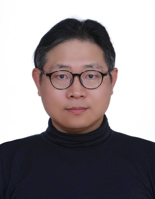 엄신조 직스테크놀로지 대표·경일대 교수
