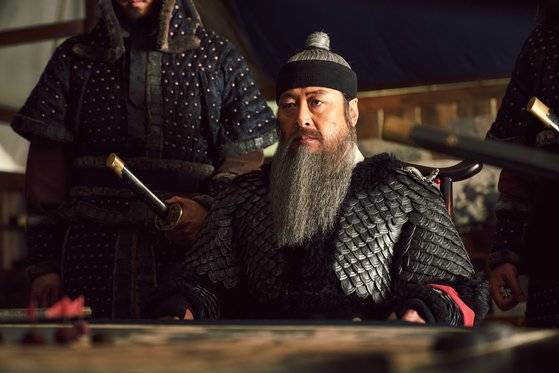 올겨울 이순신 3부작 프로젝트의 대미를 장식할 영화 '노량: 죽음의 바다'가 20일 개봉한다. 동아시아 최대 해상전투 노량해전의 스케일을 강조한 해전 액션을 펼쳤다. 사진 에이스메이커무비웍스, 롯데엔터테인먼트