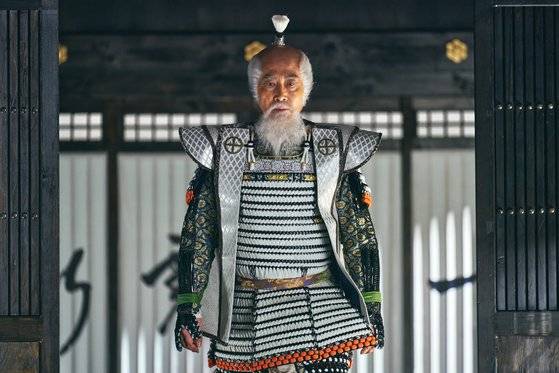 영화 '노량: 죽음의 바다'에서 이순신 장군과 격돌하는 왜장수 시마즈 요시히로 역은 배우 백윤식이 연기했다. 사진 에이스메이커무비웍스, 롯데엔터테인먼트