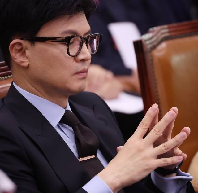 한동훈 법무장관이 19일 국회에서 열린 법제사법위원회 전체회의에 출석해 있다. 연합뉴스