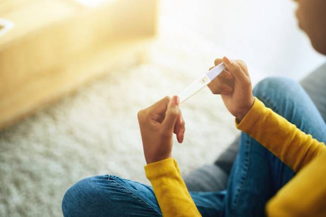 드물지만 다태아 임신으로 인한 '후크 효과'로 임신 테스트기 음성 오류가 나타날 수 있다. [사진=게티이미지 뱅크]