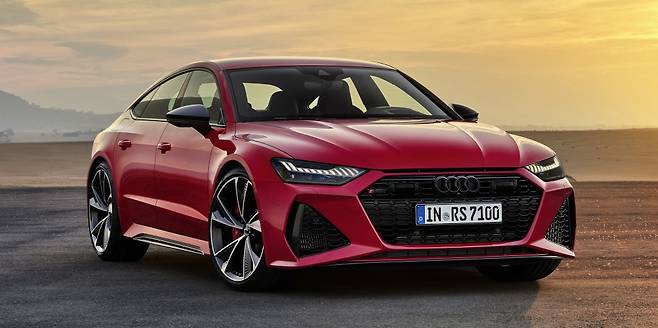 아우디 RS7 퍼포먼스