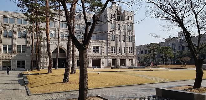 서울 소재 한 대학교 건물의 모습.