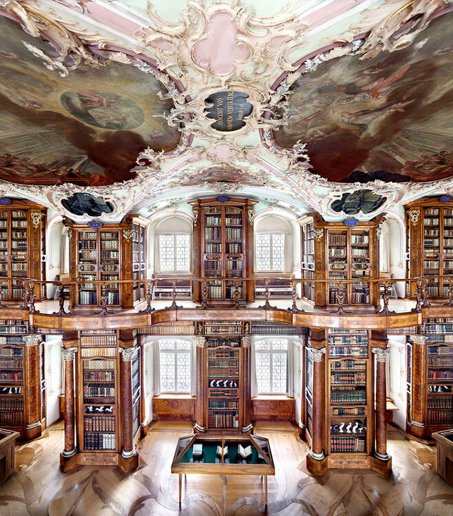 칸디다 회퍼의 ‘Stiftsbibliothek St.Gallen’ [국제갤러리]